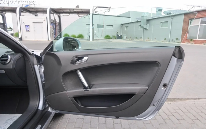 Audi TT cena 29900 przebieg: 121825, rok produkcji 2010 z Ryn małe 742